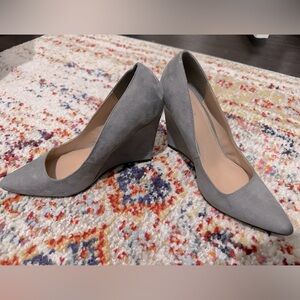 Gray Wedges, Express Size 6